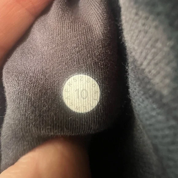 Lululemon Scuba Hoodie
Sequoia Camo
Size 10 - Picture 11 of 13